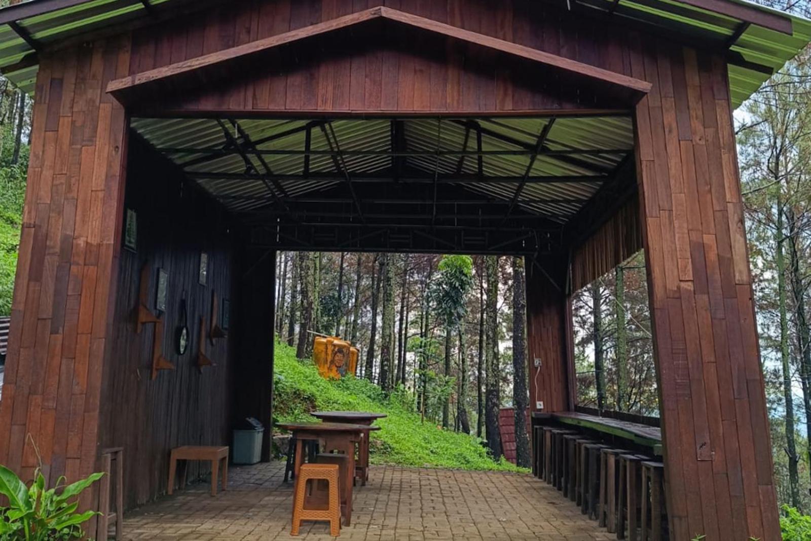 Alas Pacet By Twospaces, Mojokerto Екстер'єр фото